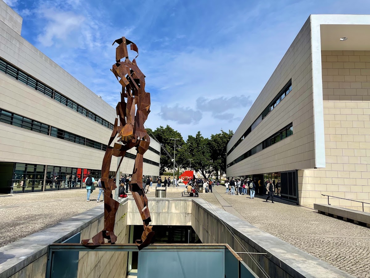 ISEG - Lisbon School of Economics & Management photo 6