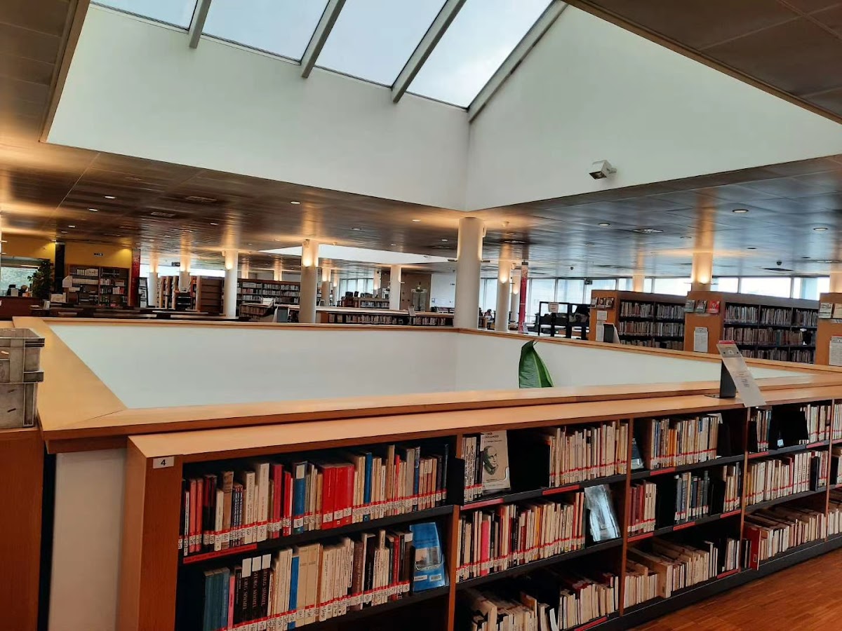 University of Paris 8 Vincennes-Saint-Denis photo 2