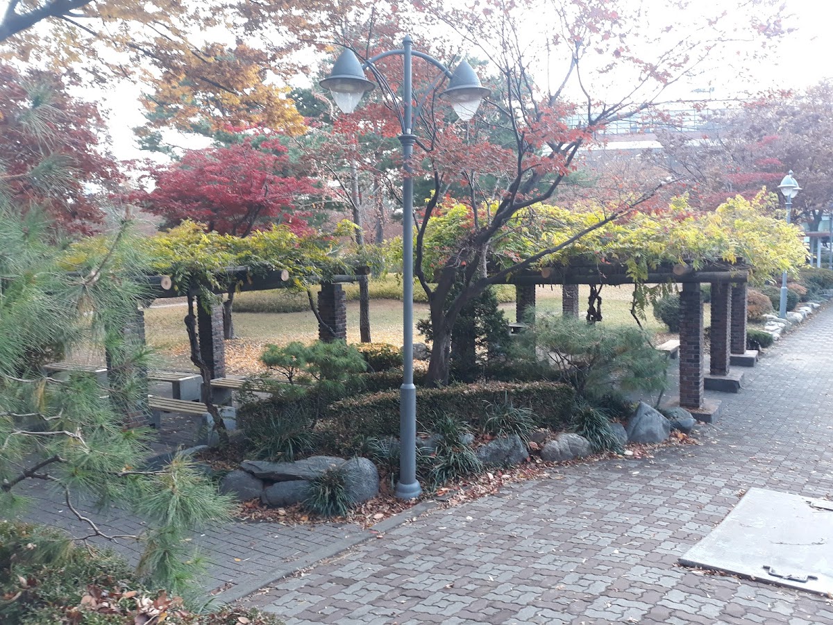 Ajou University photo 4