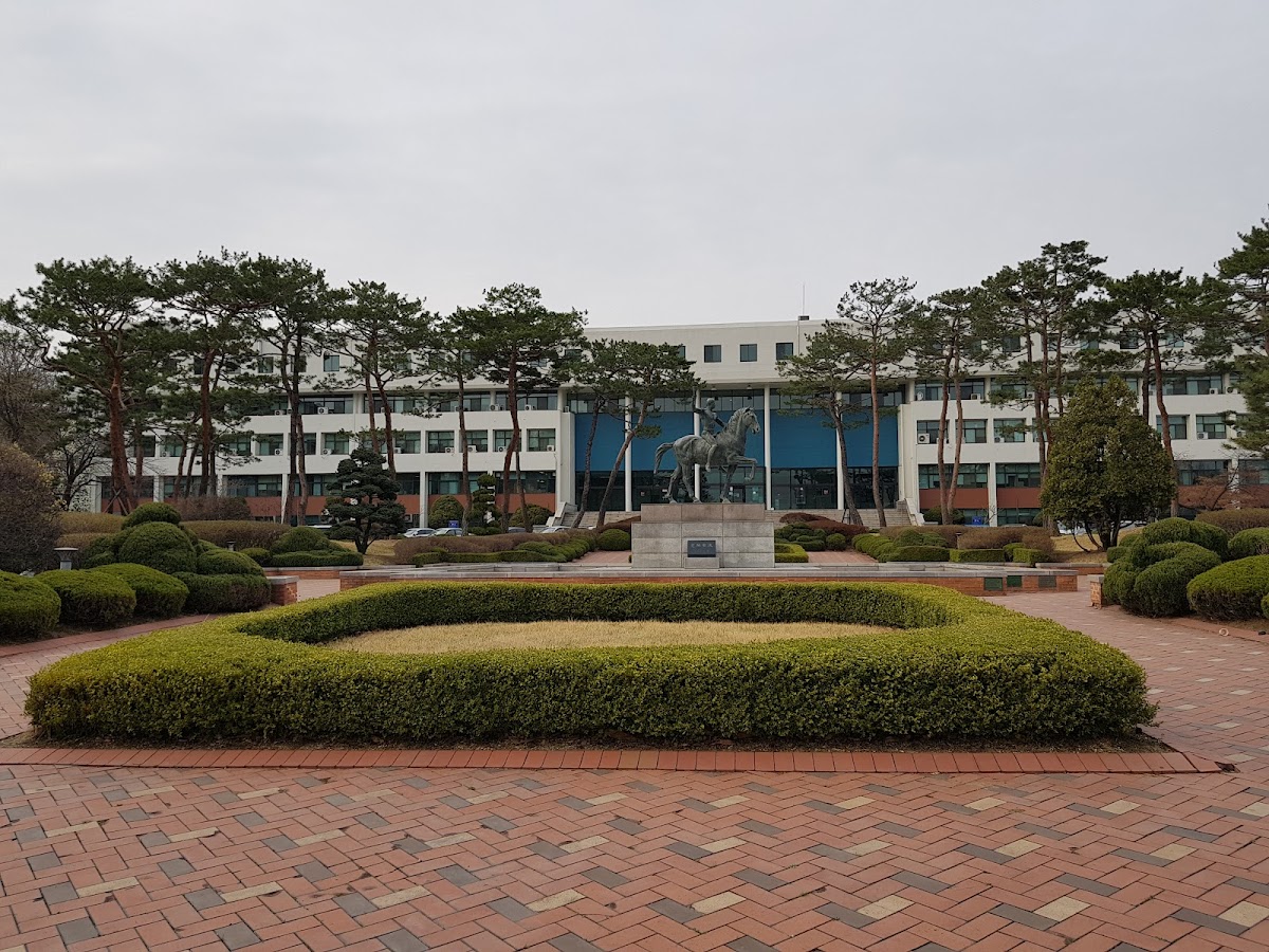 Ajou University photo 7