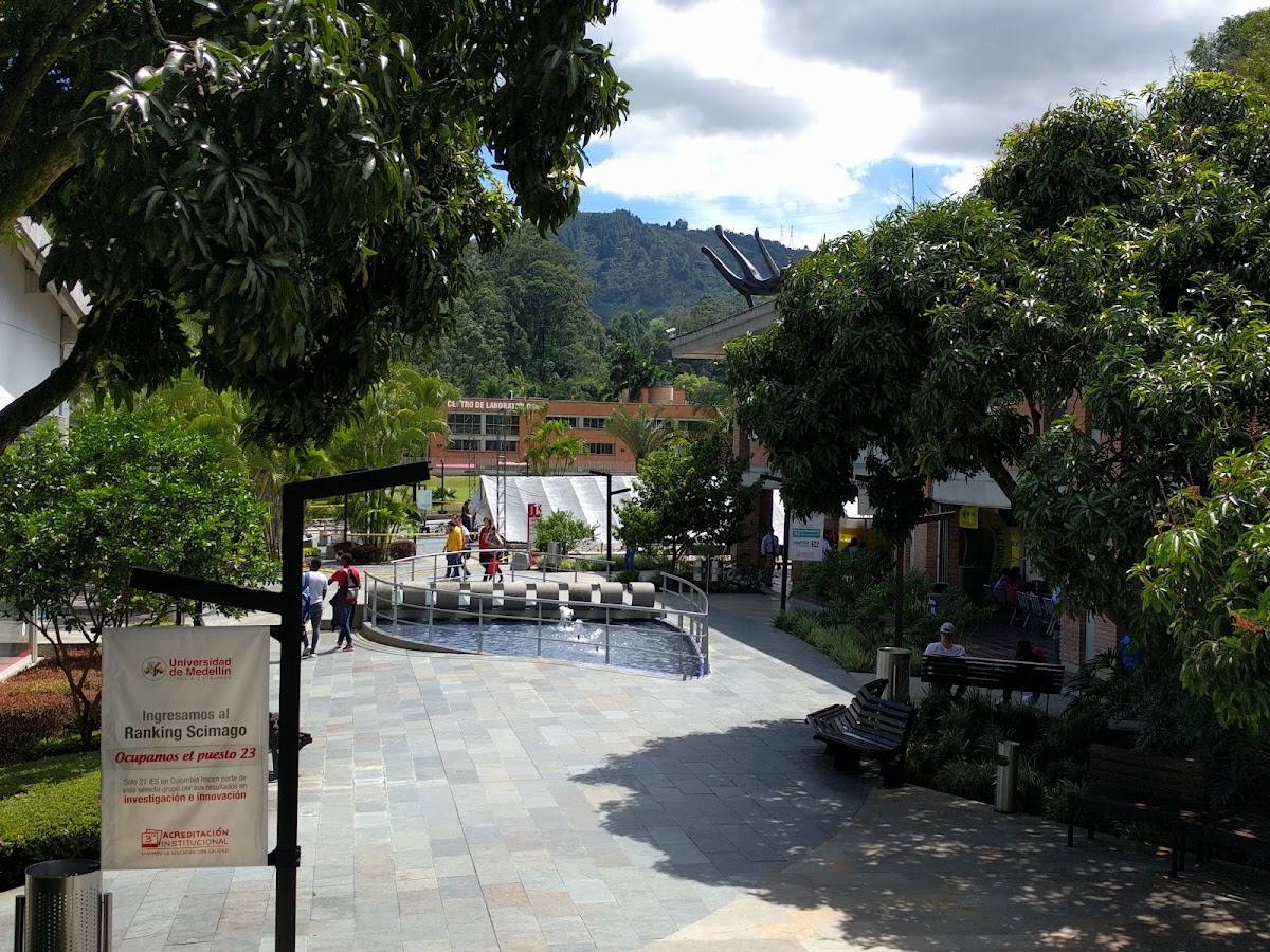 Universidad de Medellín photo 7