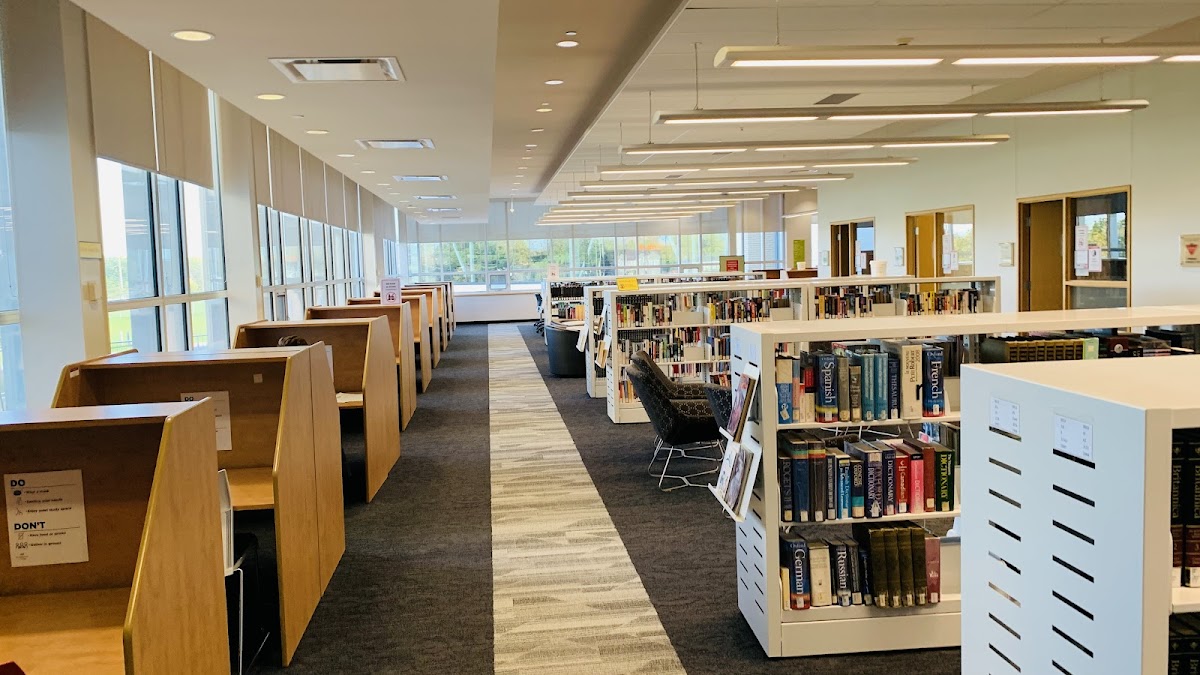 St. Lawrence College photo 3