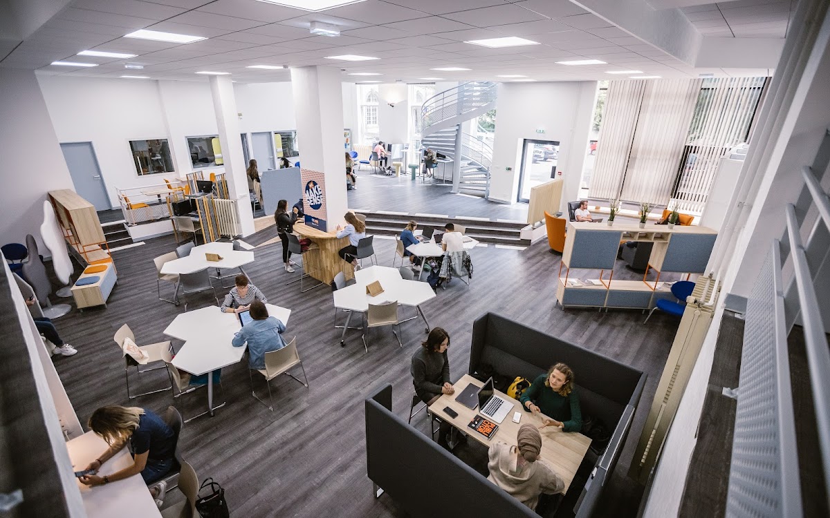 ESC Clermont Business School photo 4