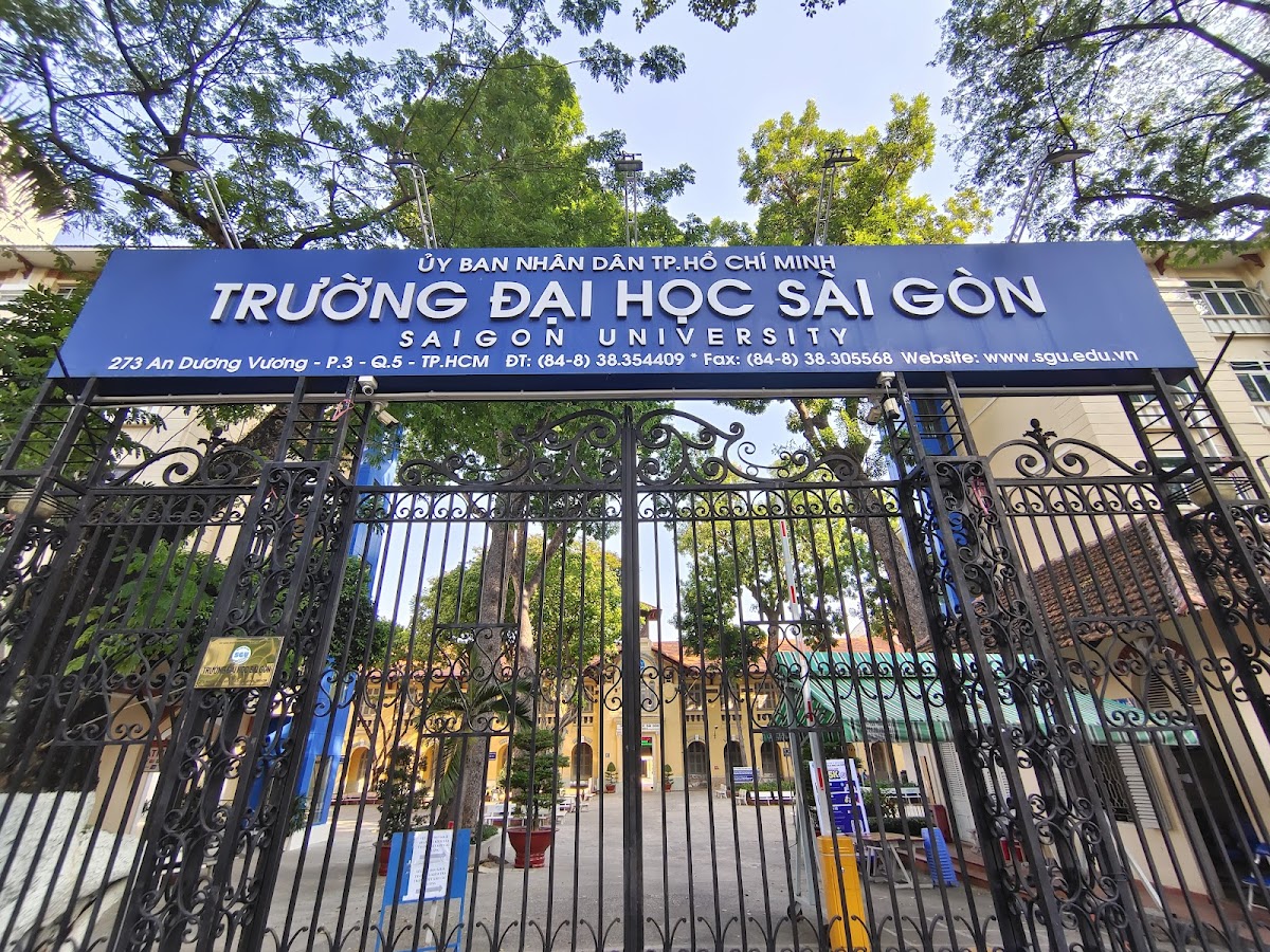 Saigon University photo 3
