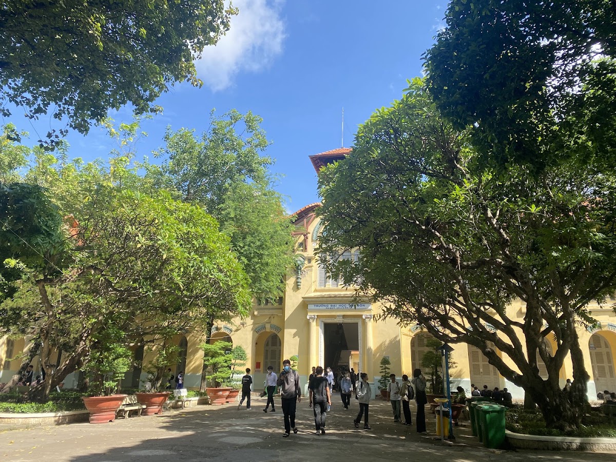 Saigon University photo 5