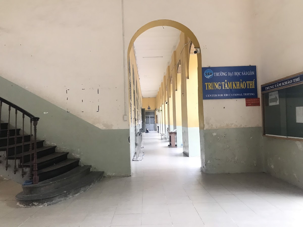 Saigon University photo 6