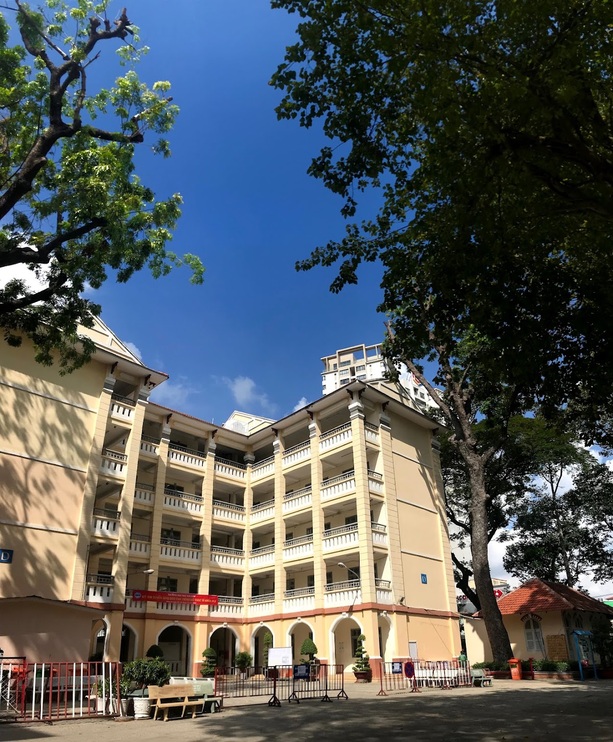 Saigon University photo 8
