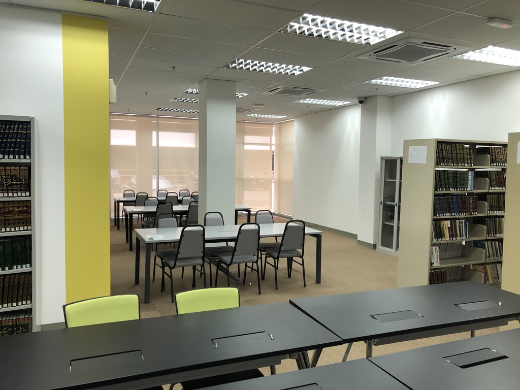 Al-Madinah International University photo 3