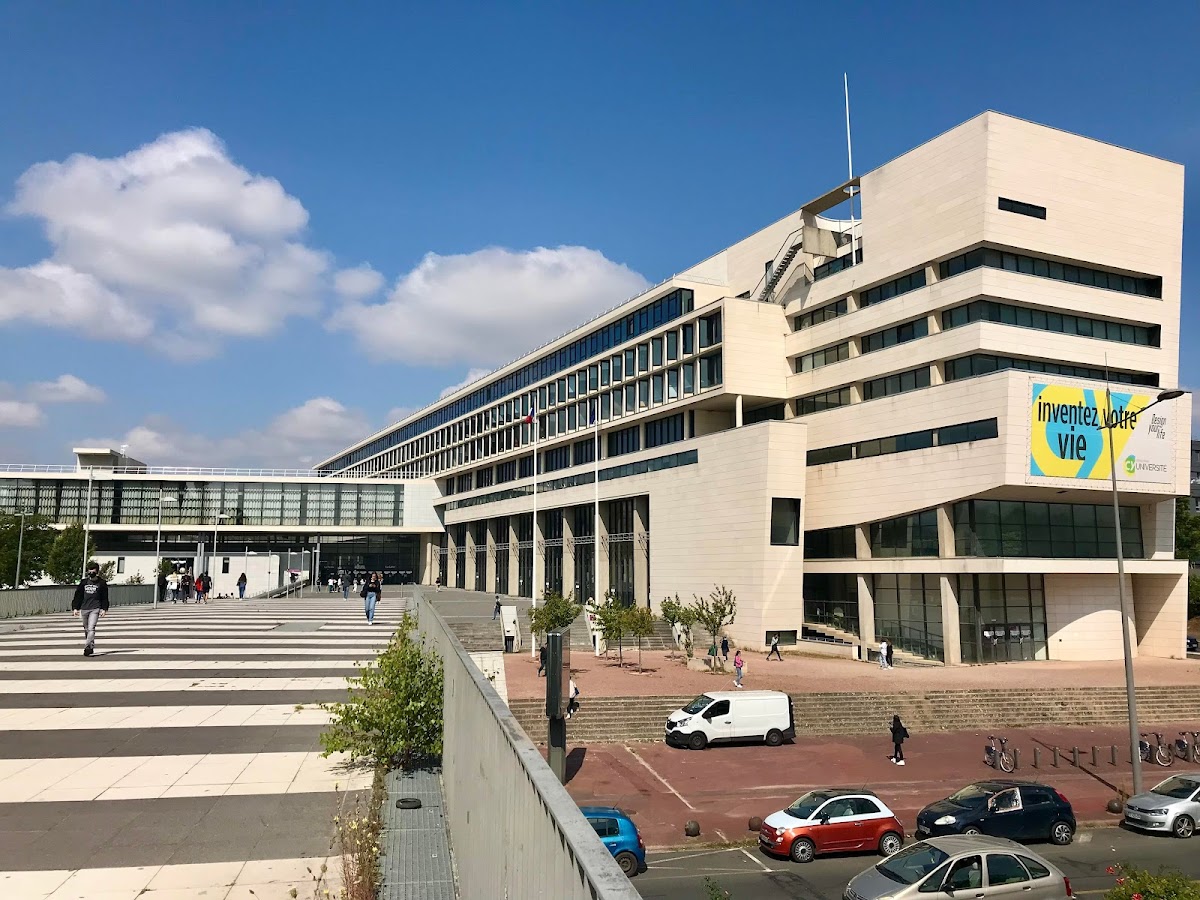 CY Cergy Paris University photo 5