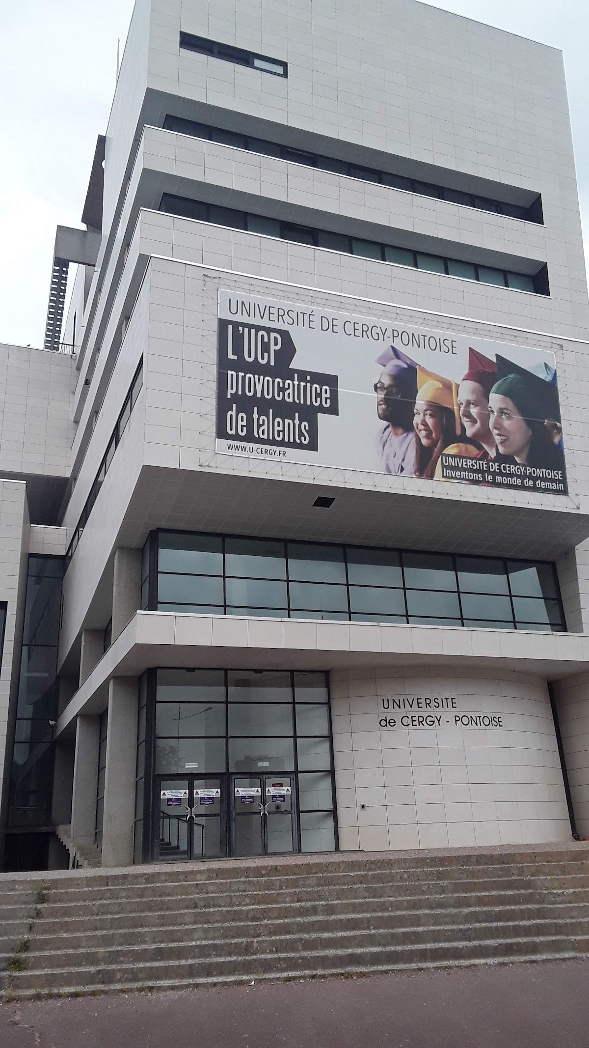 CY Cergy Paris University photo 9