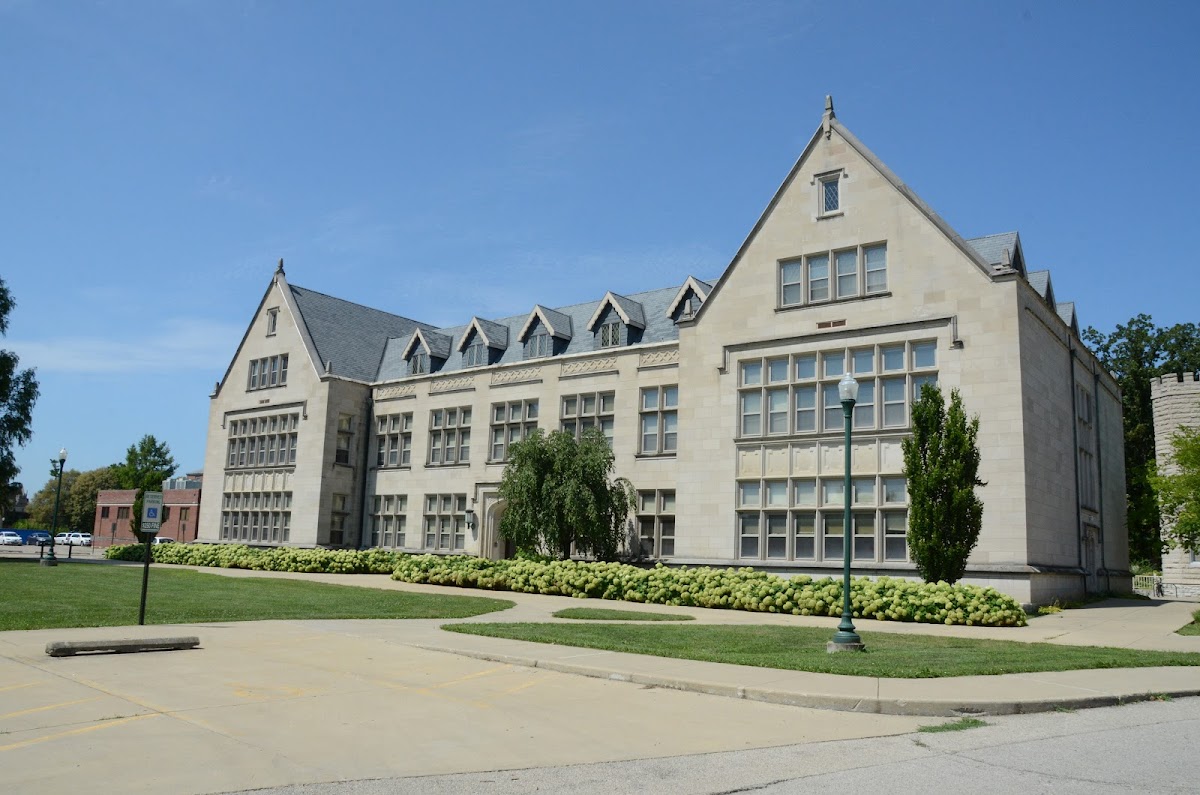 Eastern Illinois University photo 4