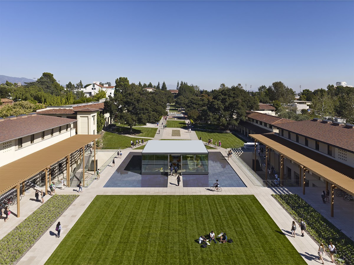 Claremont McKenna College photo 2