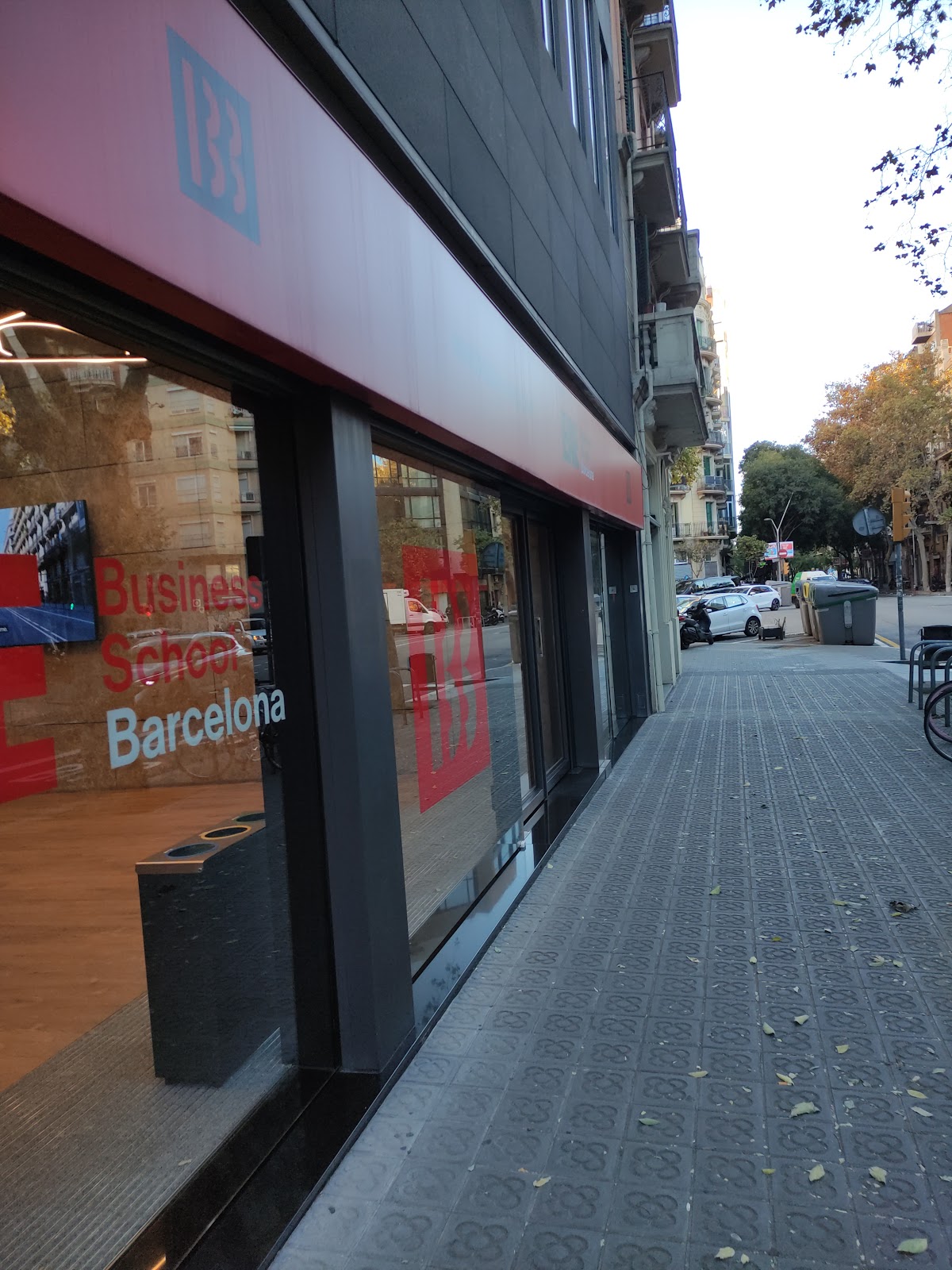 EAE Business School photo 6