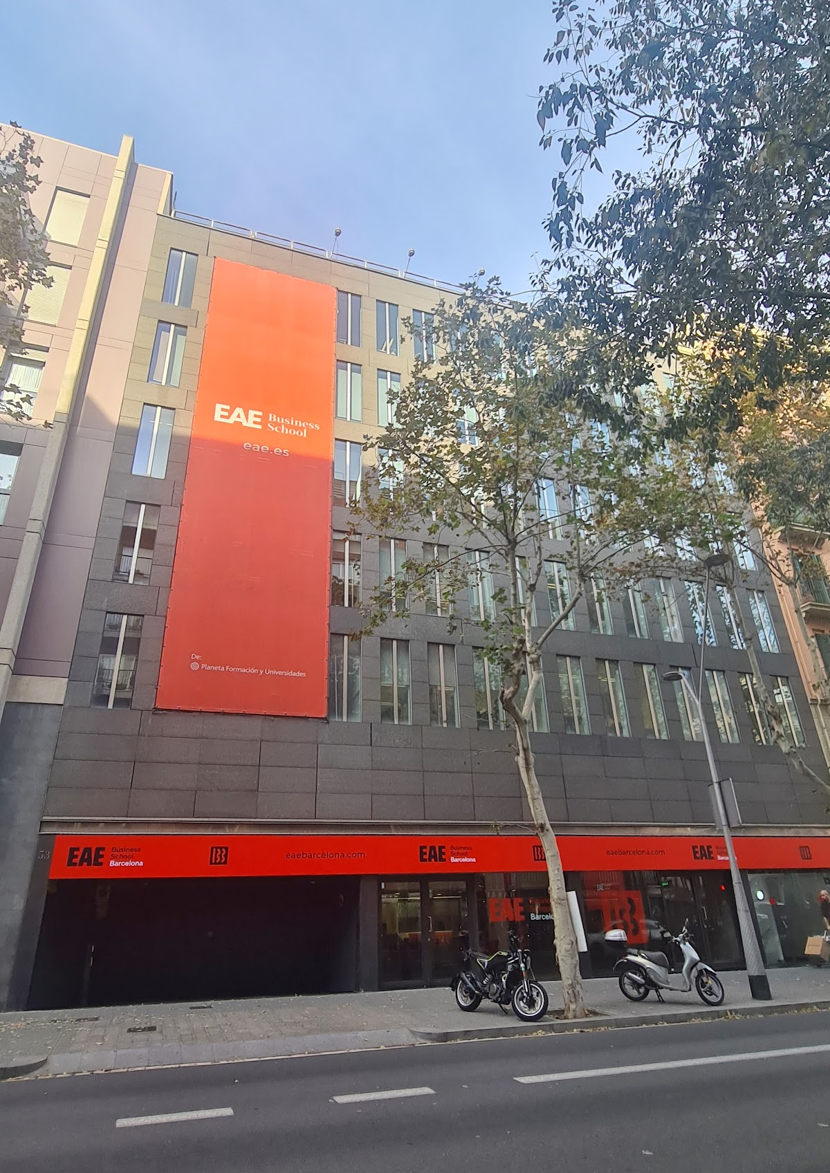 EAE Business School photo 8