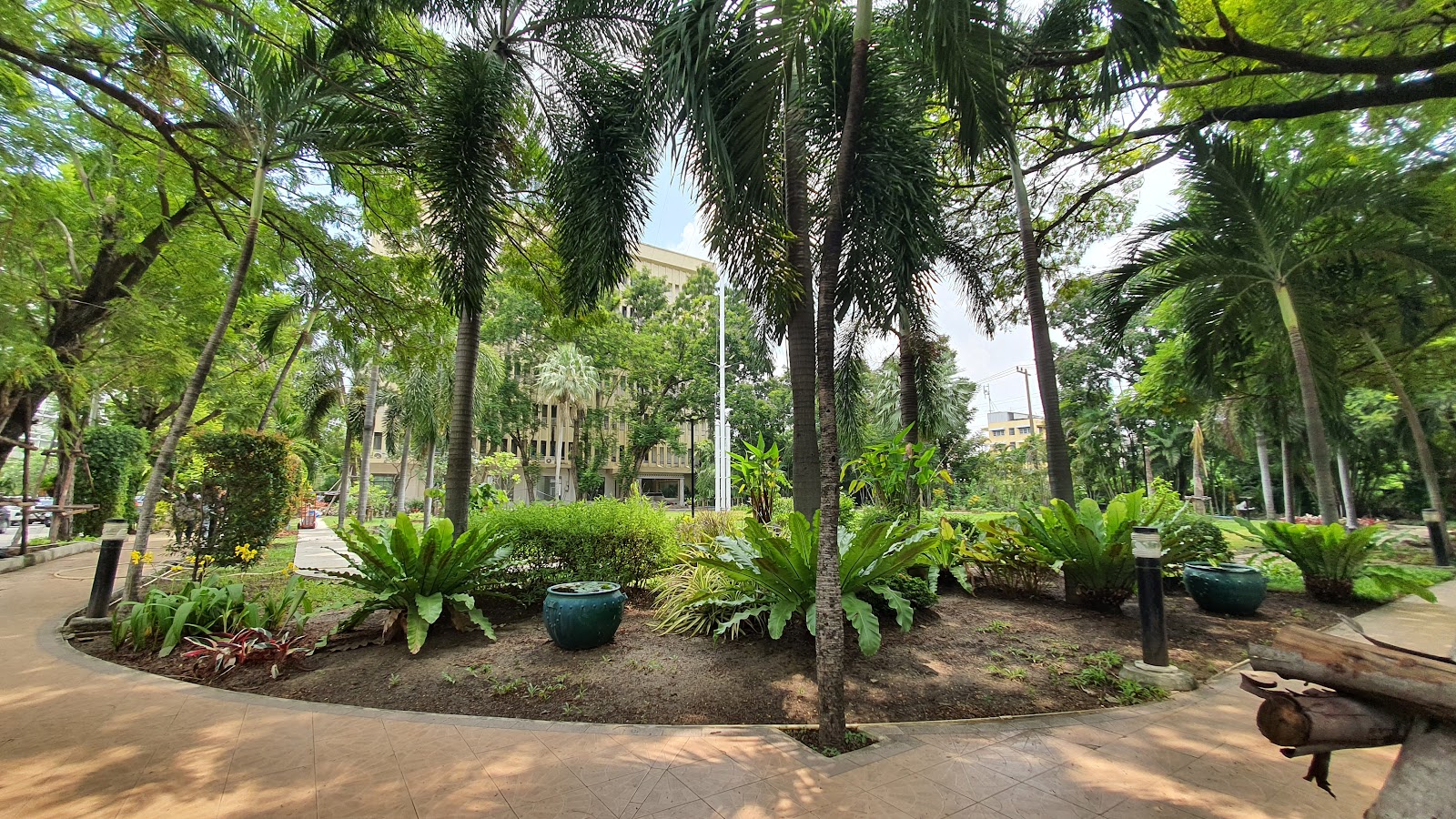 Kasem Bundit University