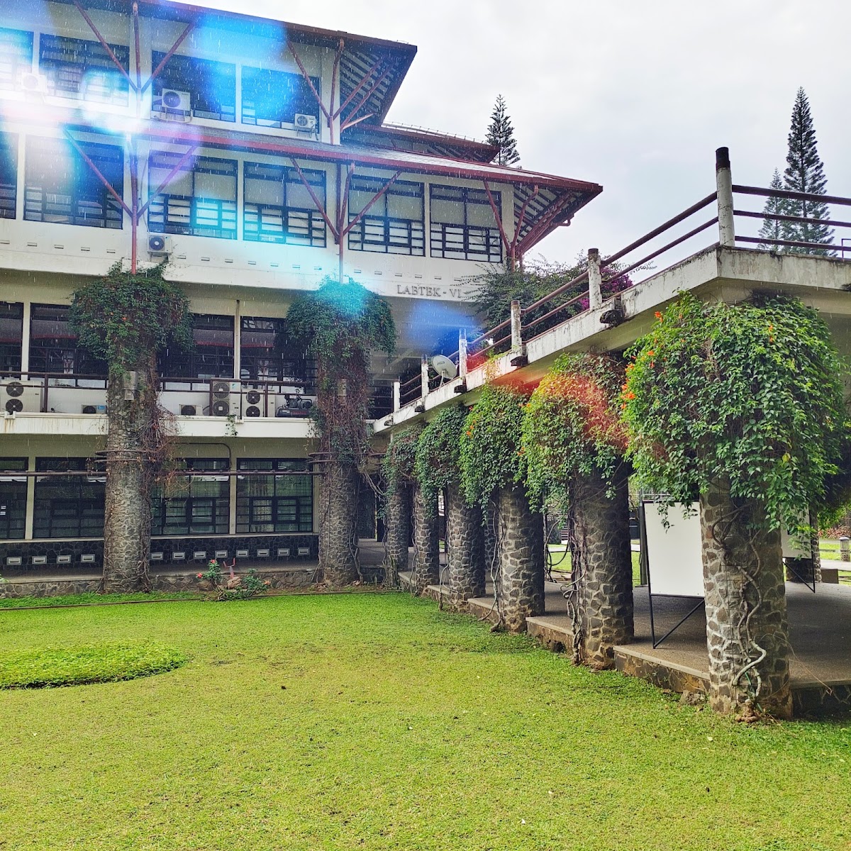 Bandung Institute of Technology photo 7