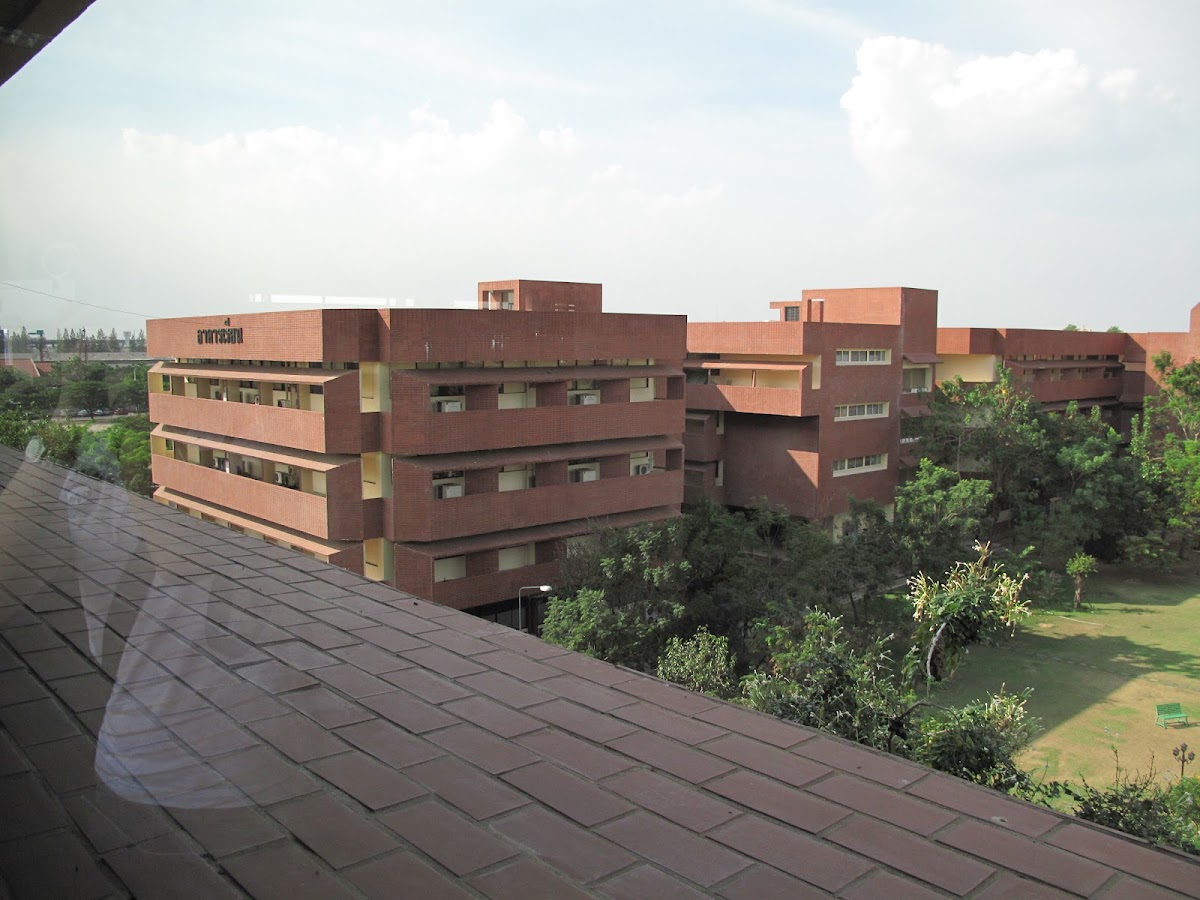 Huachiew Chalermprakiet University photo 6