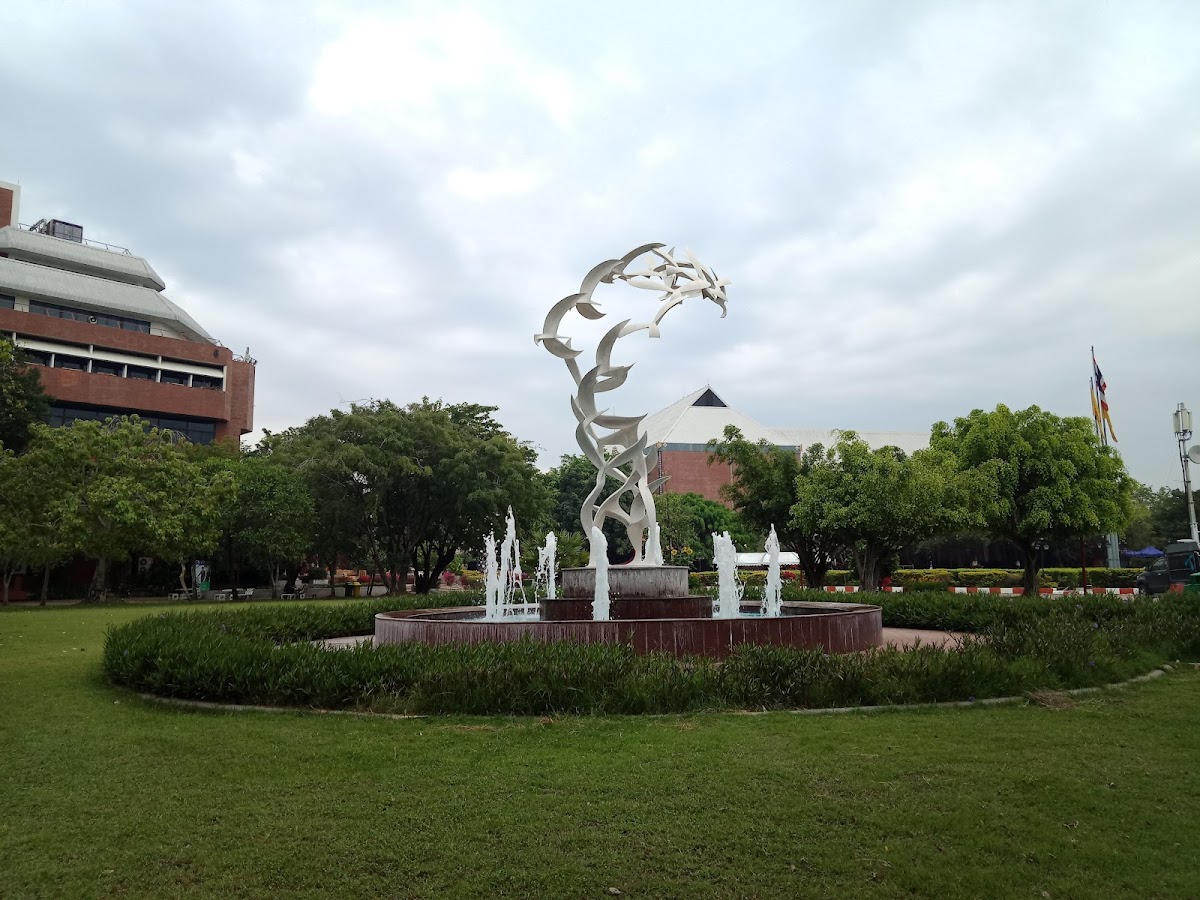 Huachiew Chalermprakiet University photo 7