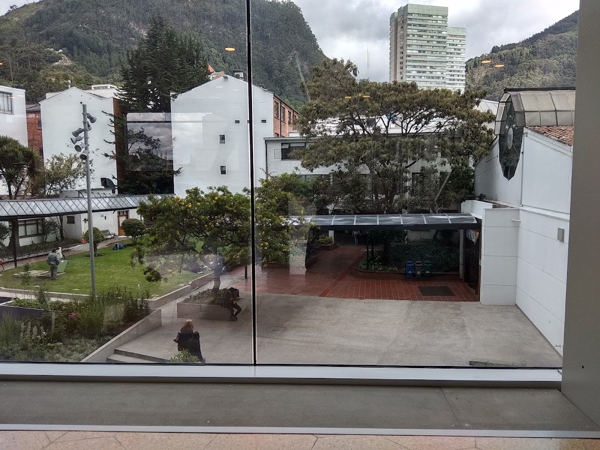 Universidad Central photo 3