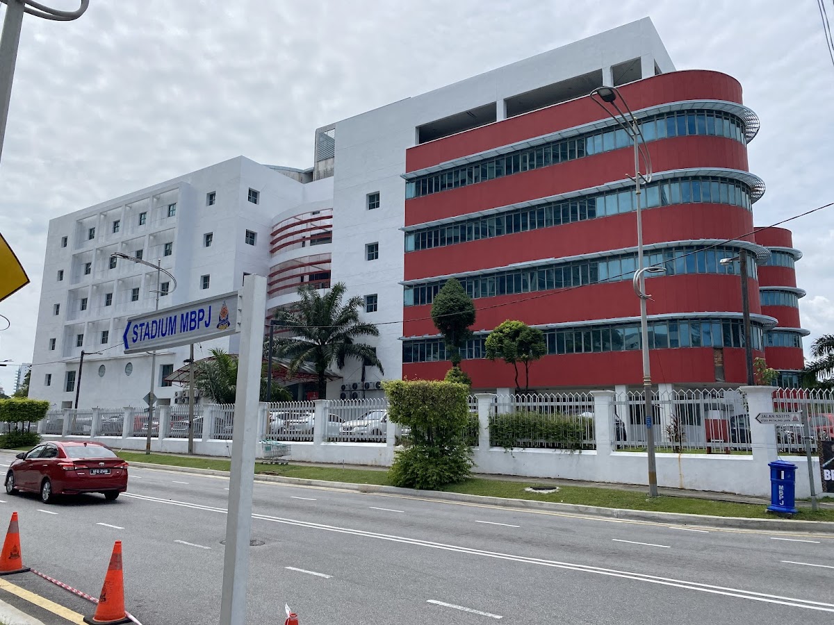 Lincoln University College photo 5