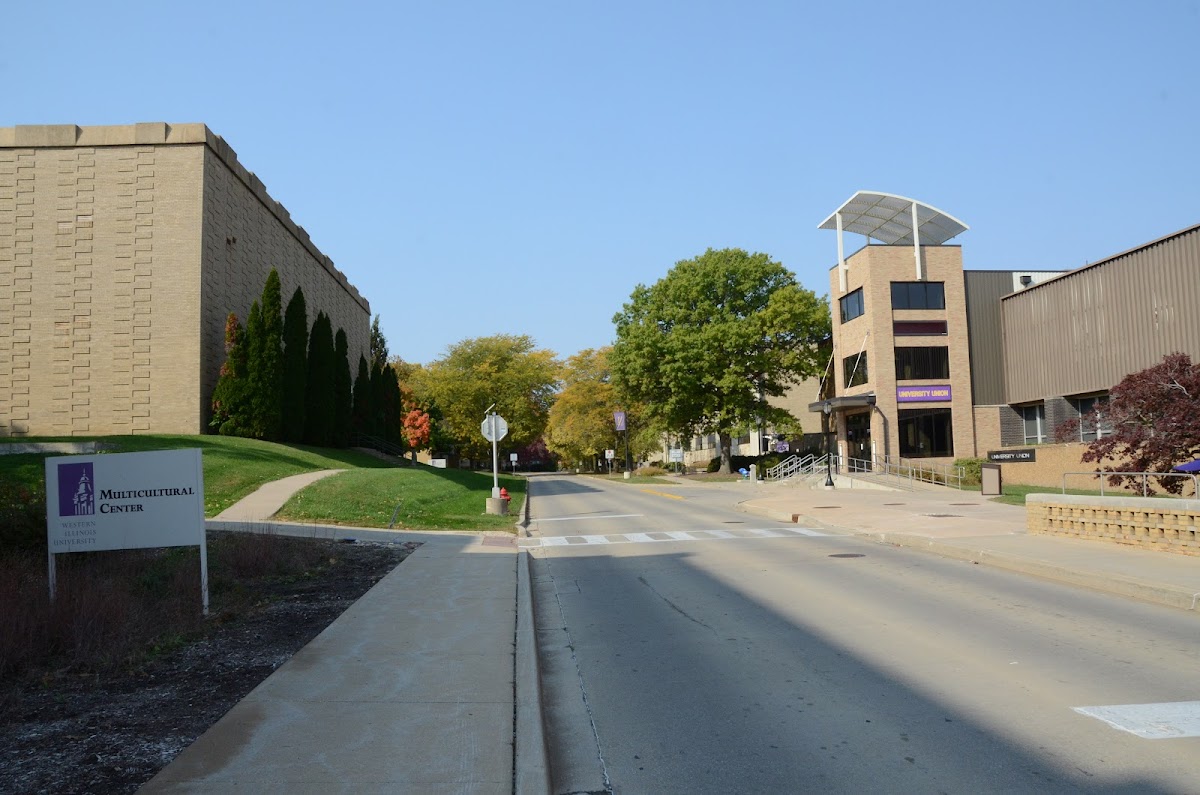 Western Illinois University photo 3