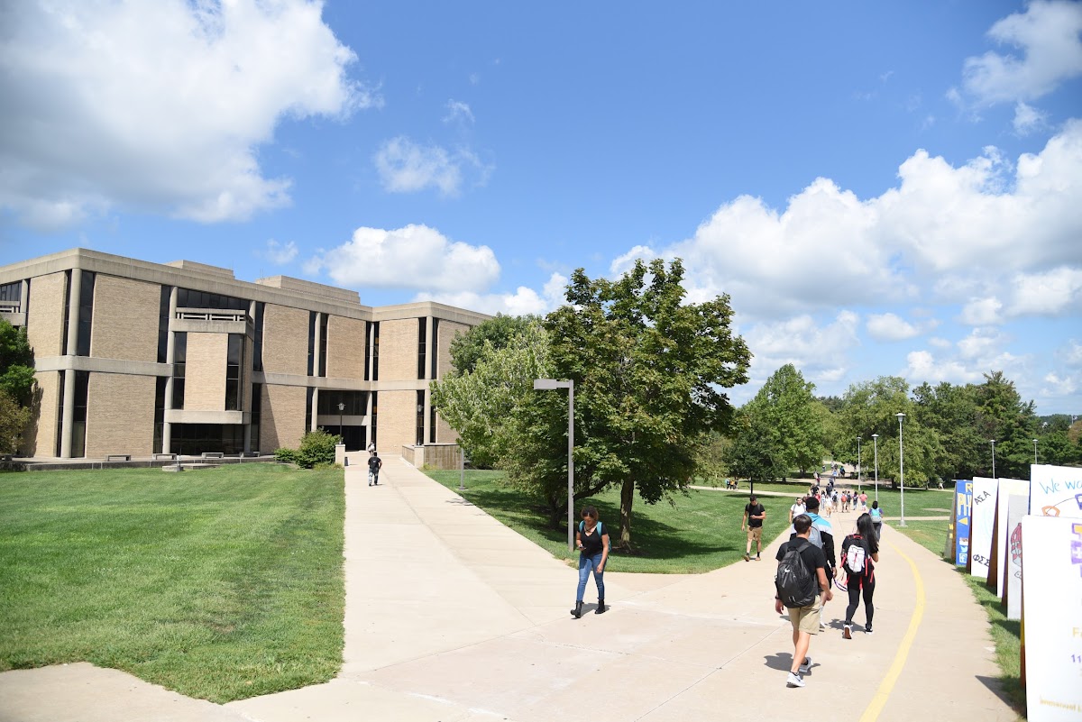 Western Illinois University photo 6