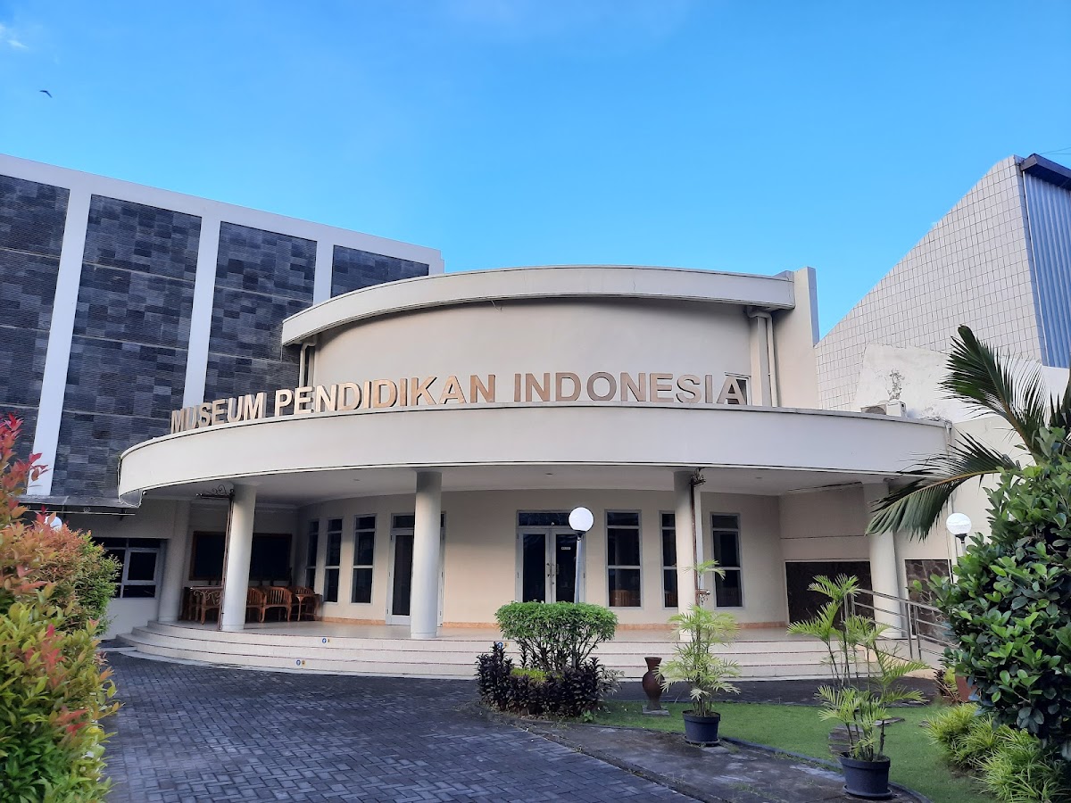 Yogyakarta State University photo 6