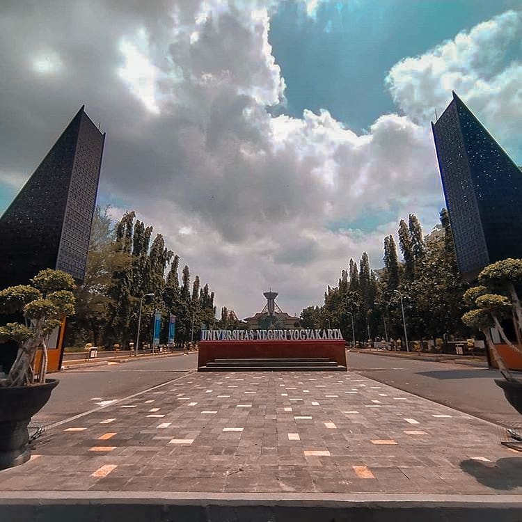 Yogyakarta State University photo 8