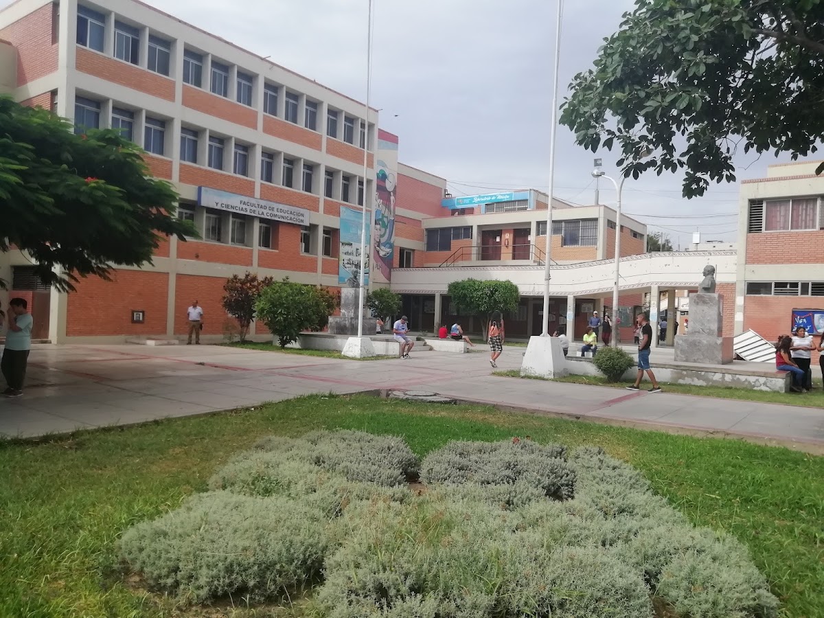 National University of Trujillo photo 6
