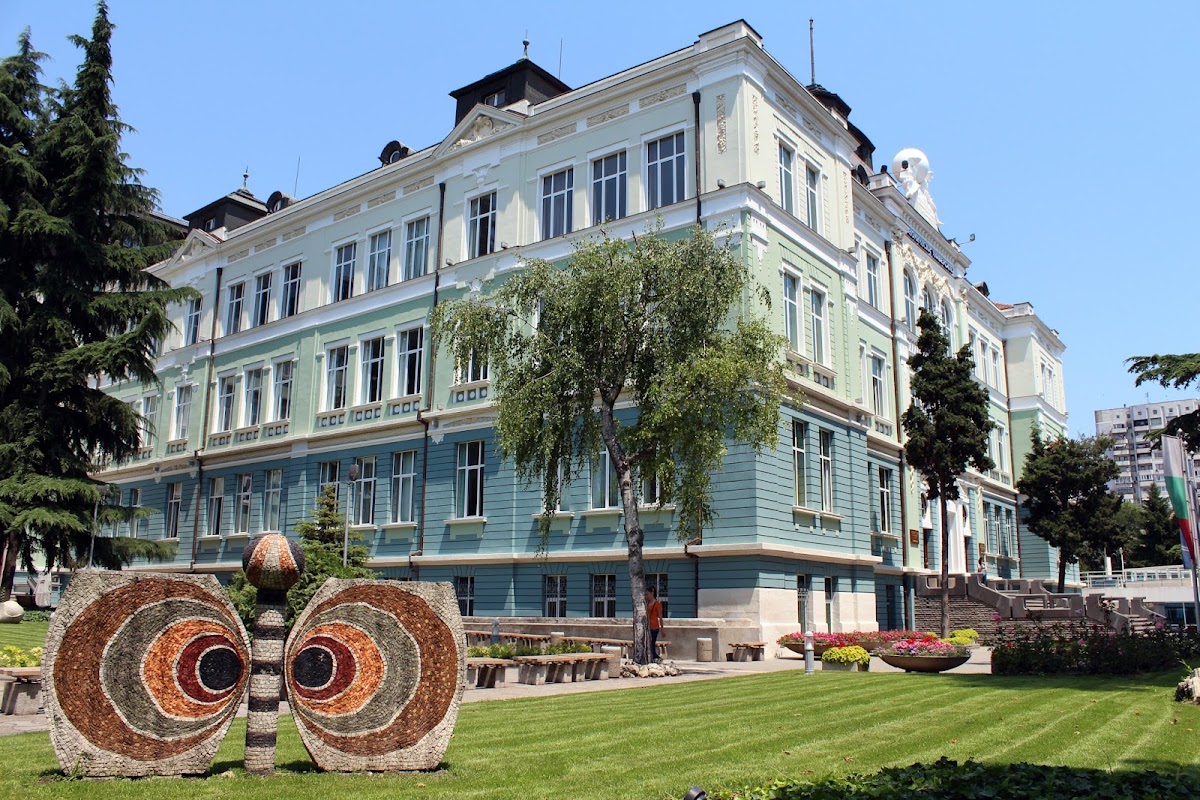 Varna University of Economics photo 1