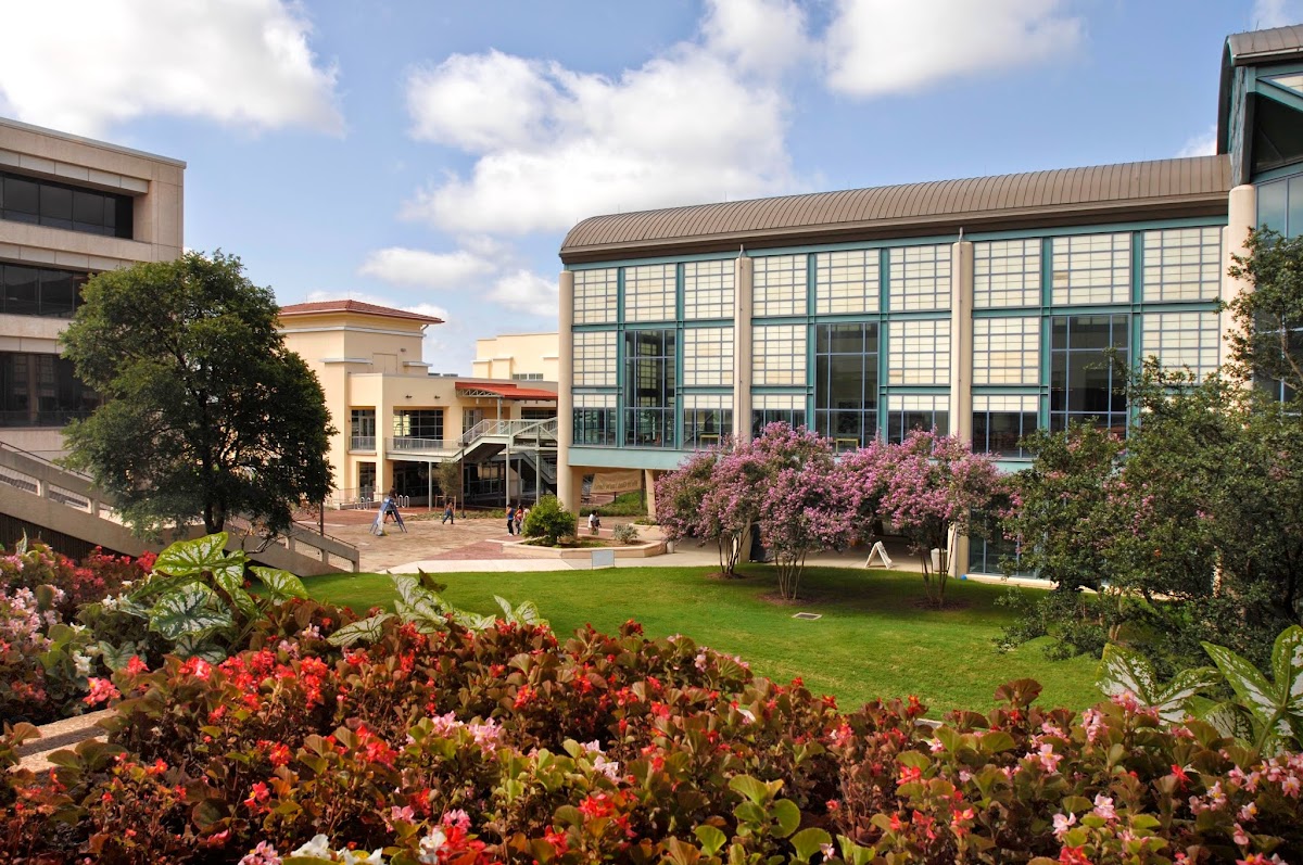 UT San Antonio photo 1