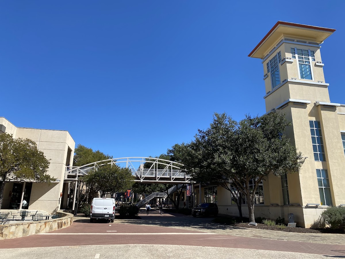 UT San Antonio photo 6