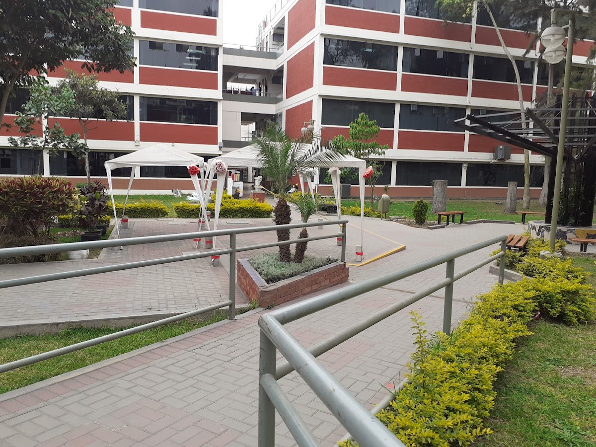 Ricardo Palma University photo 2