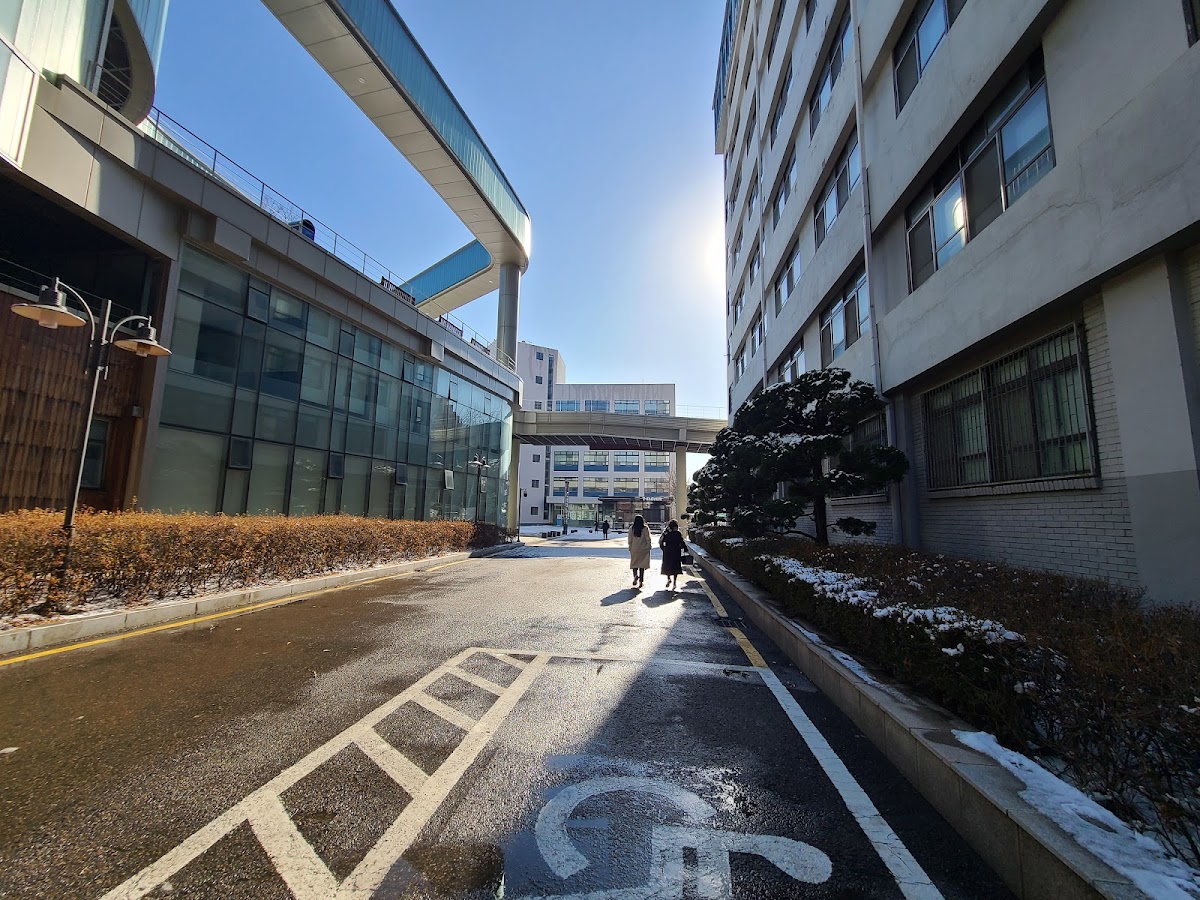 Myongji University photo 6