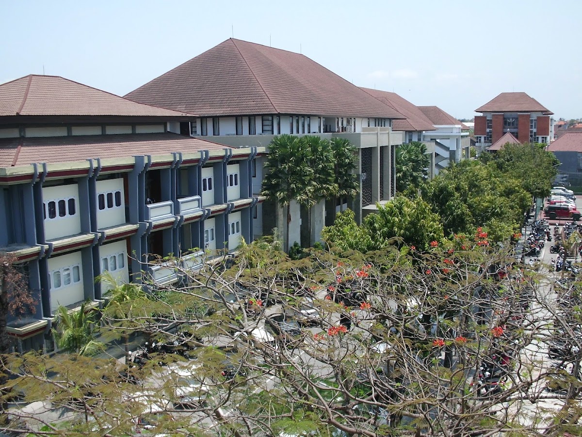 Universitas Warmadewa photo 1