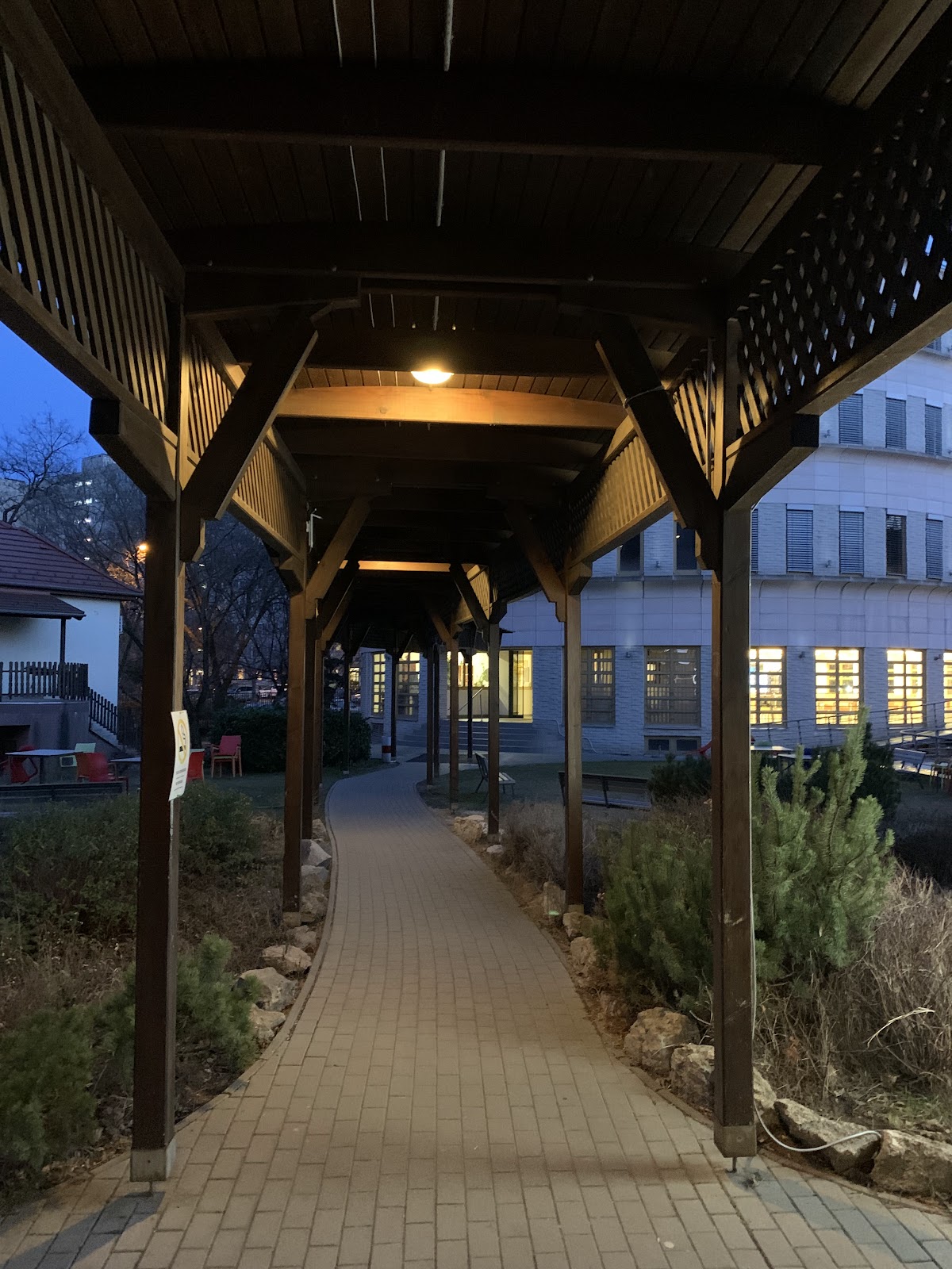 Budapest Metropolitan University photo 6