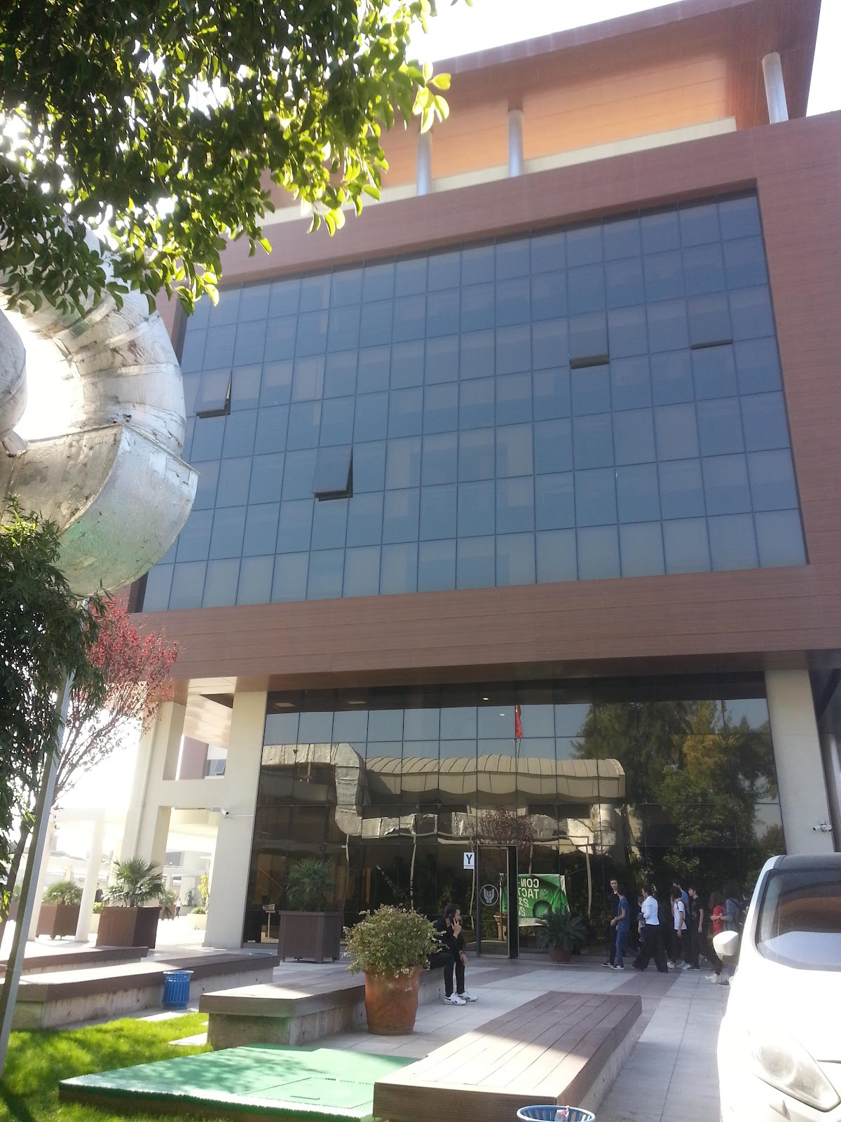 Yaşar University photo 6