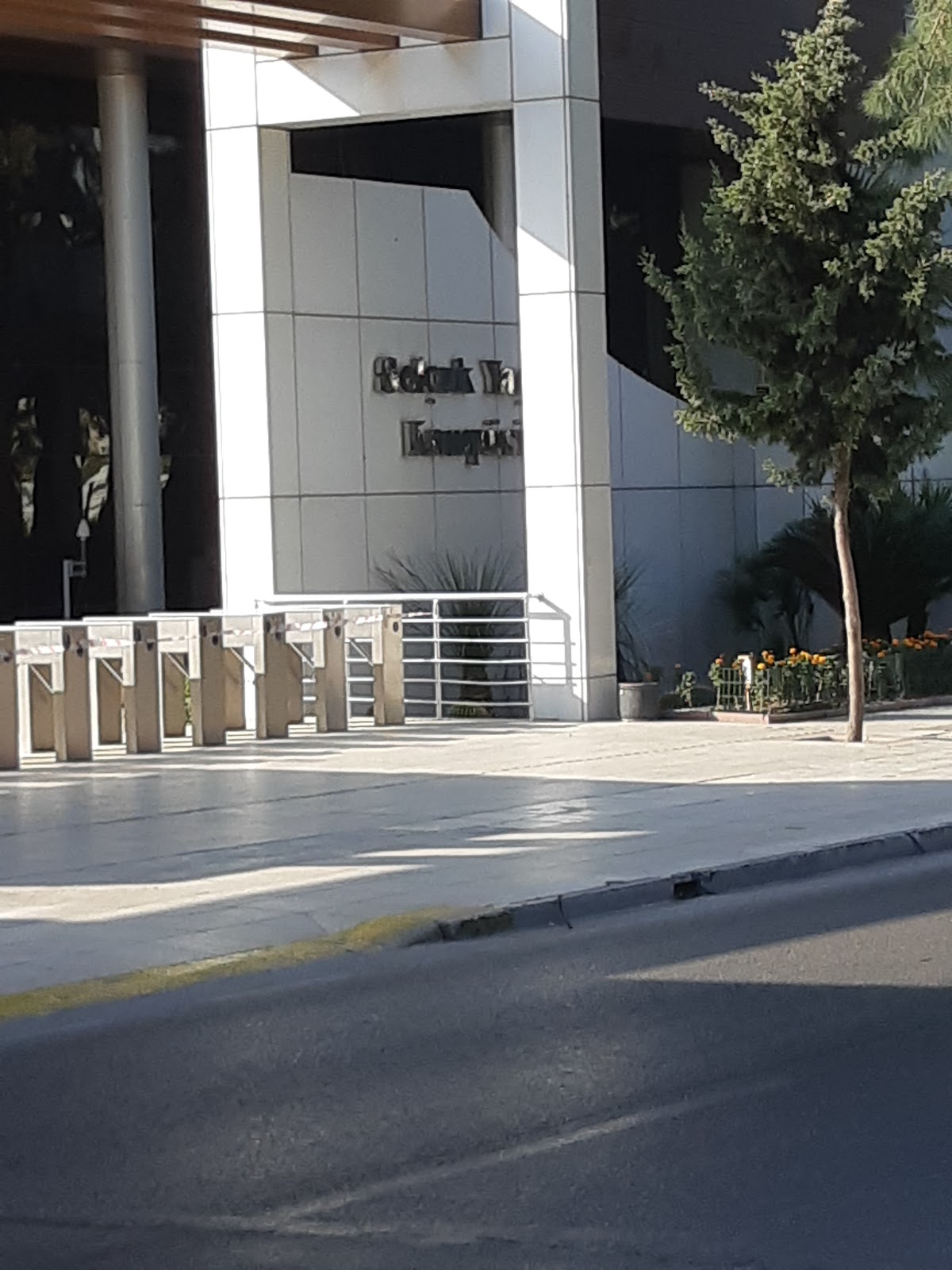 Yaşar University photo 7