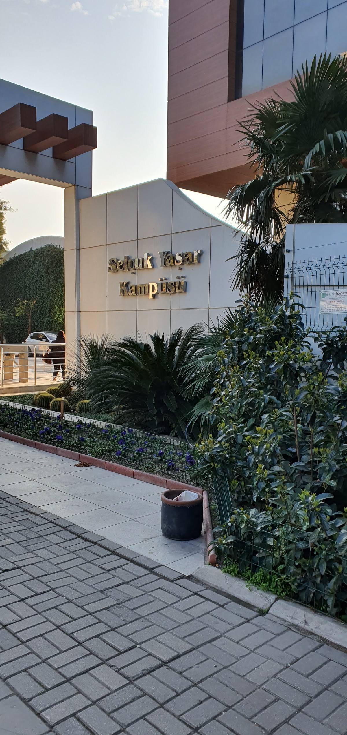 Yaşar University photo 9