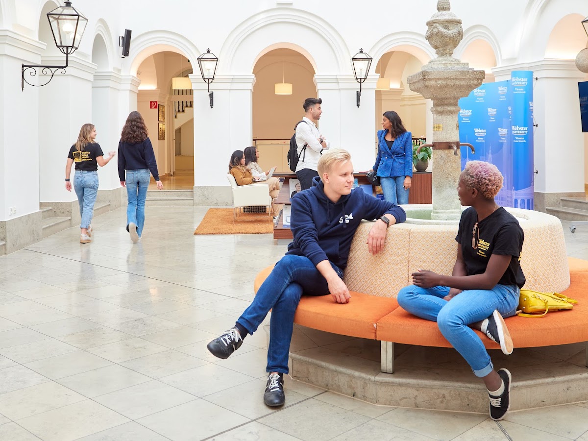 Webster Vienna Private University photo 8