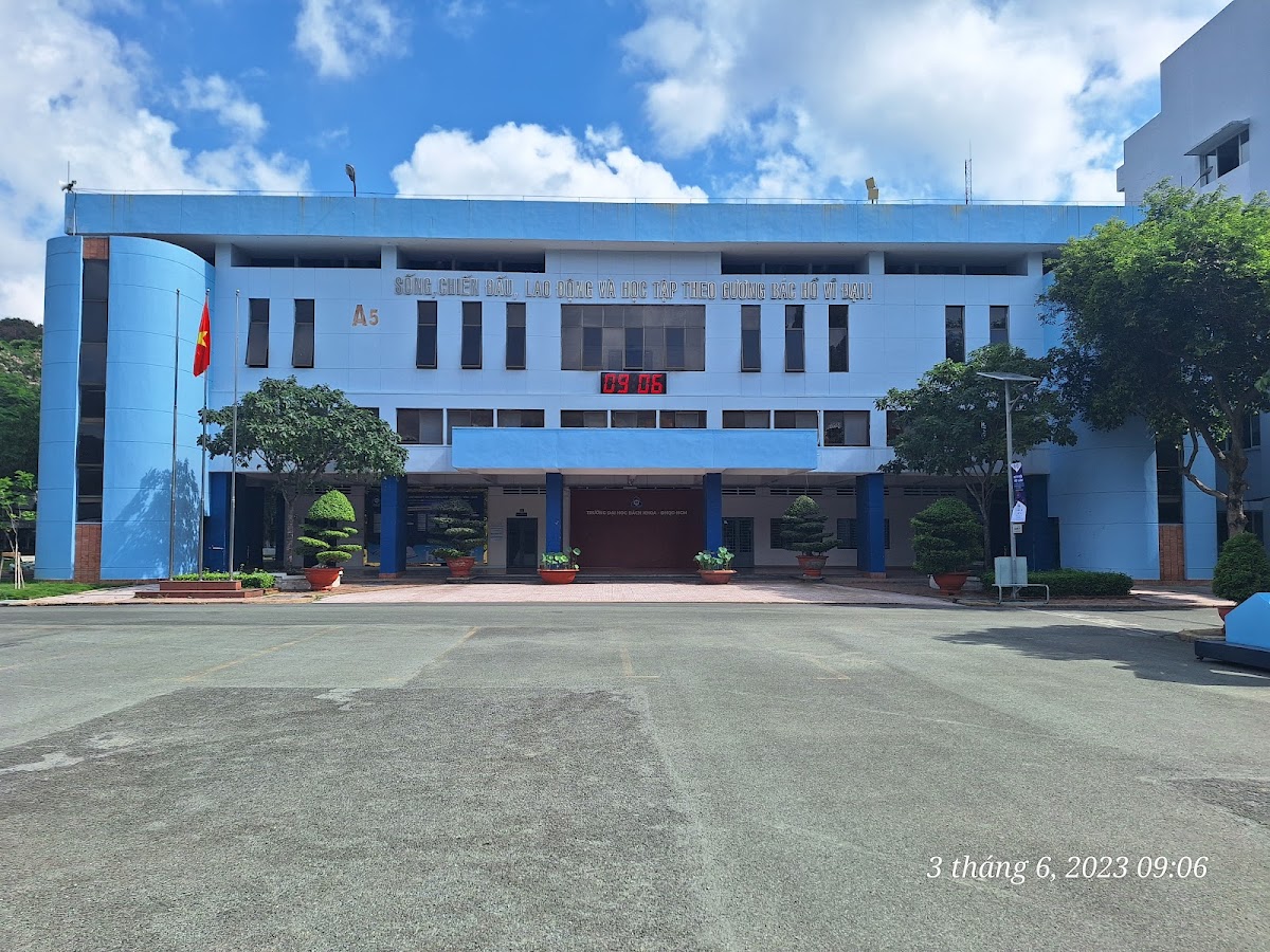 Ho Chi Minh City University of Technology (HCMUT) photo 6