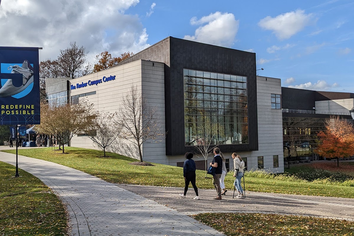 University of 3084 photo 2