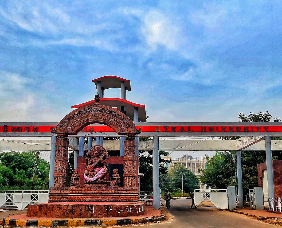 Utkal University photo 7