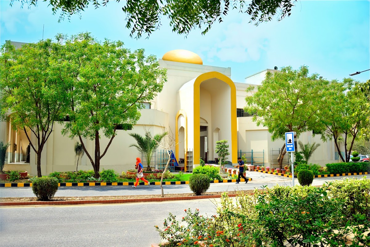 University of Management and Technology photo 3