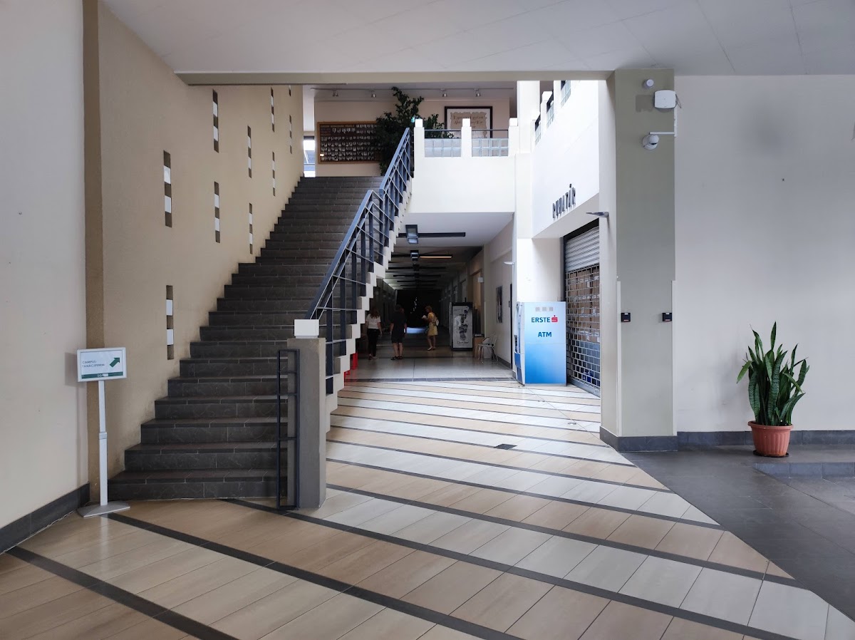 Kaposvár University photo 6