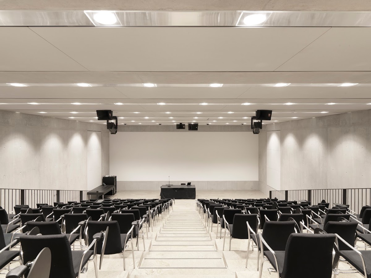 HWZ University of Applied Sciences in Business Administration Zurich photo 5