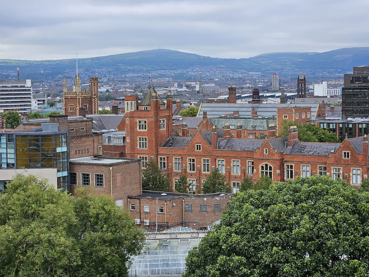 Queen's University Belfast photo 4