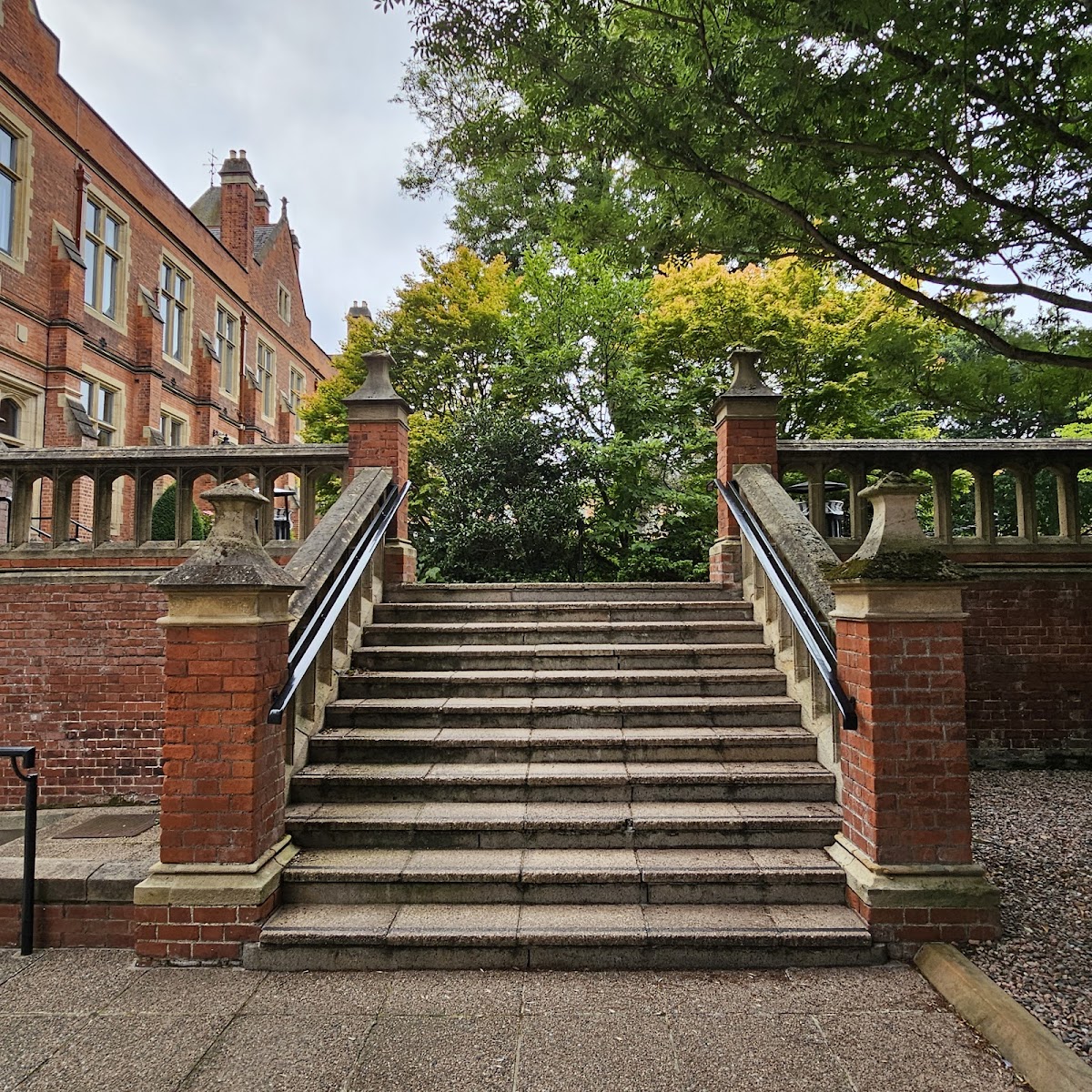 Queen's University Belfast photo 6