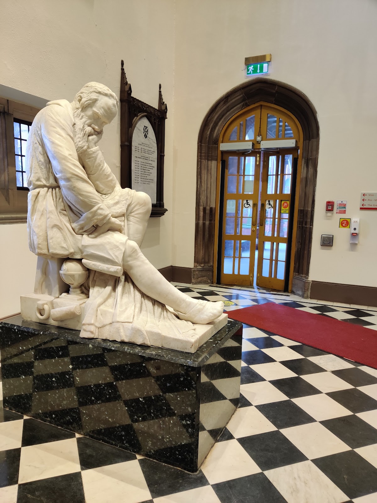 Queen's University Belfast photo 9