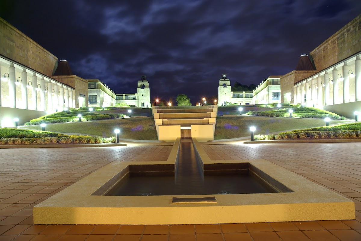 Bond University photo 3